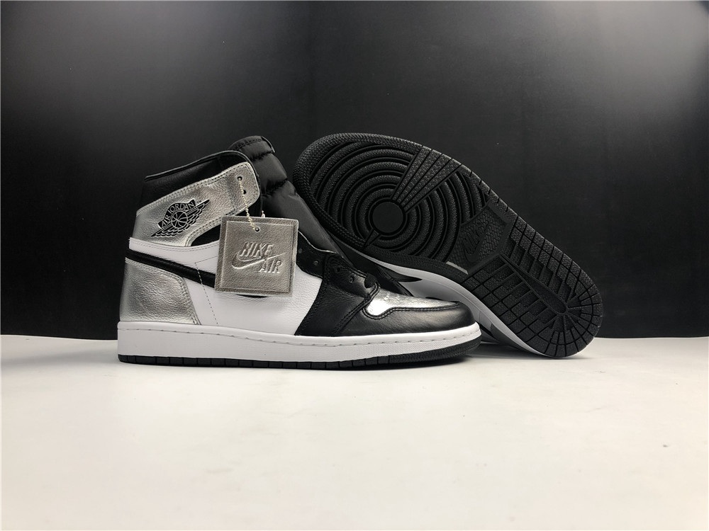 Air Jordan 1 Retro High OG 555088-010